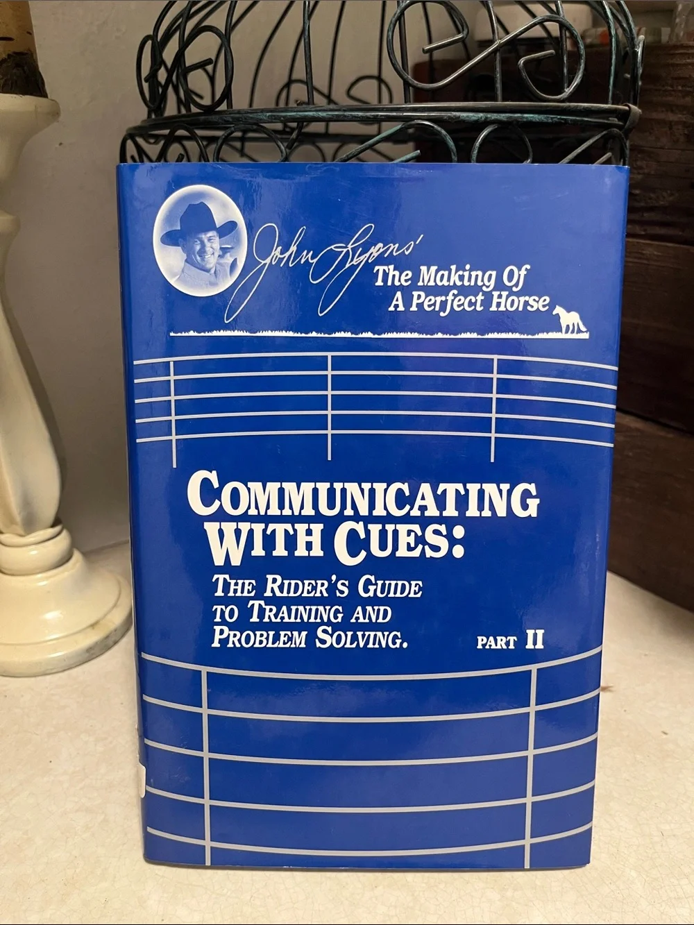 John Lyons - Communicating With Cues: The Rider's Guide (Blue Cover)